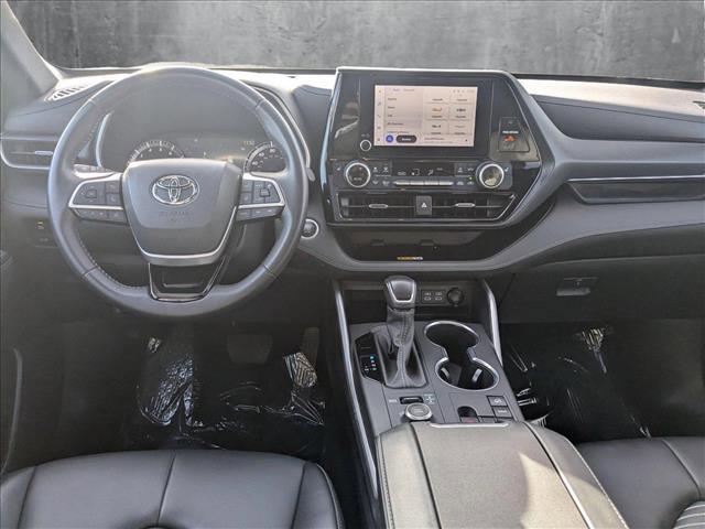 used 2024 Toyota Highlander car, priced at $44,499