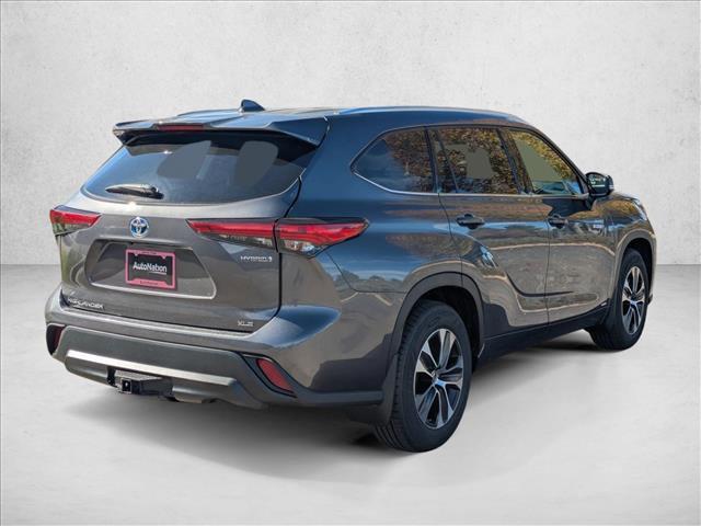 used 2021 Toyota Highlander Hybrid car, priced at $35,998
