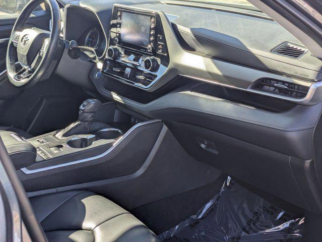 used 2021 Toyota Highlander Hybrid car, priced at $35,998