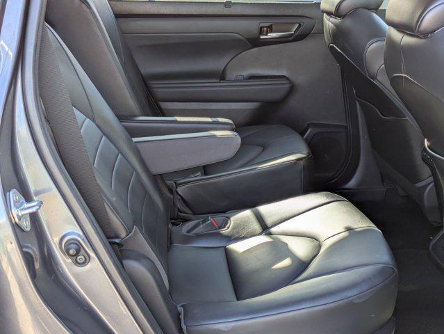 used 2021 Toyota Highlander Hybrid car, priced at $35,998