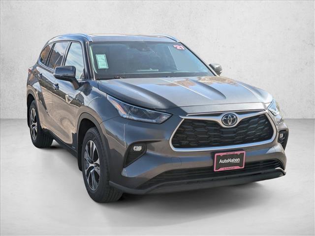 used 2021 Toyota Highlander Hybrid car, priced at $35,998
