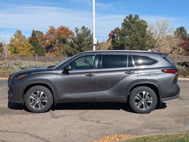 used 2021 Toyota Highlander Hybrid car, priced at $35,998