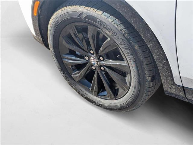 new 2025 Buick Envista car, priced at $26,546