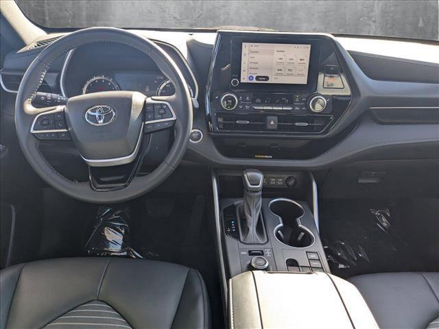 used 2024 Toyota Highlander car, priced at $44,989