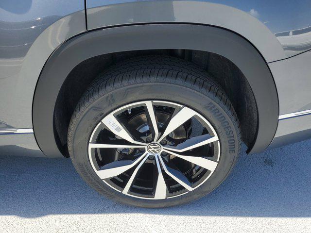 new 2025 Volkswagen Atlas car, priced at $52,471