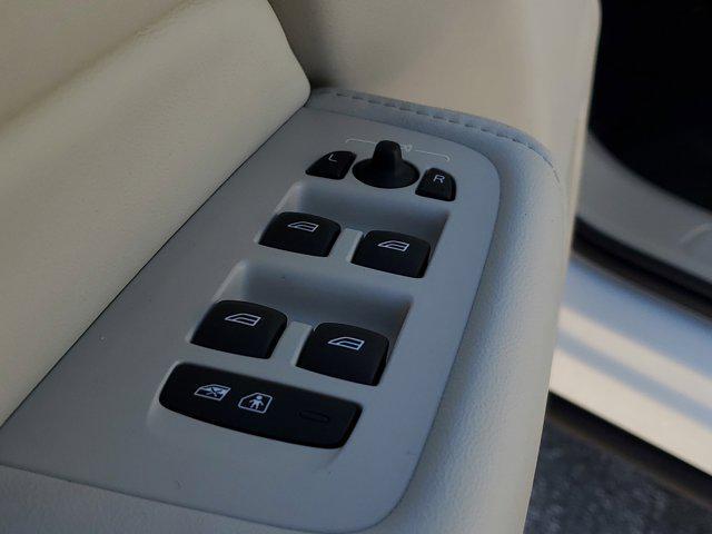 used 2022 Volvo XC60 car, priced at $38,995