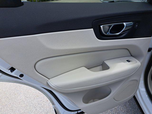 used 2022 Volvo XC60 car, priced at $32,995