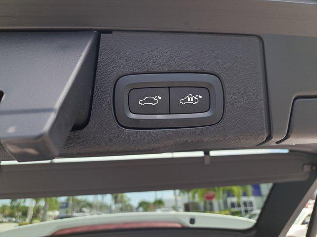 used 2022 Volvo XC60 car, priced at $32,995