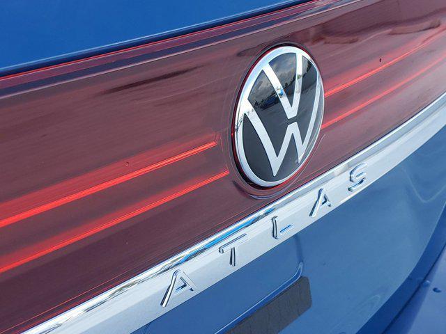 new 2025 Volkswagen Atlas car, priced at $39,018