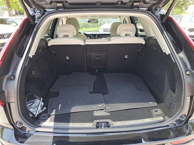 used 2022 Volvo XC60 Recharge Plug-In Hybrid car, priced at $37,995