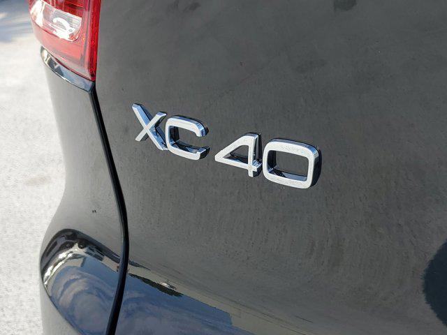 new 2025 Volvo XC40 car, priced at $45,465