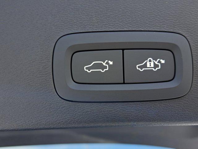 new 2026 Volvo XC40 car, priced at $41,767