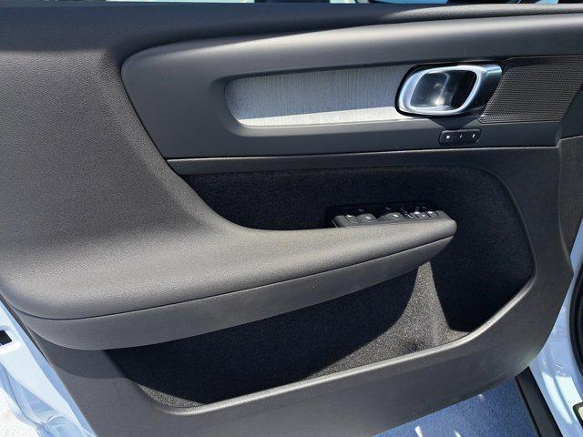 new 2026 Volvo XC40 car, priced at $41,767