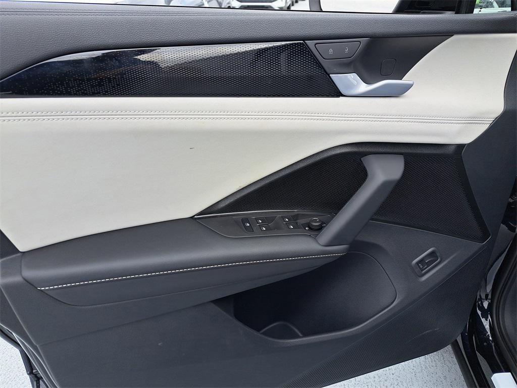 new 2025 Volkswagen Tiguan car, priced at $31,066