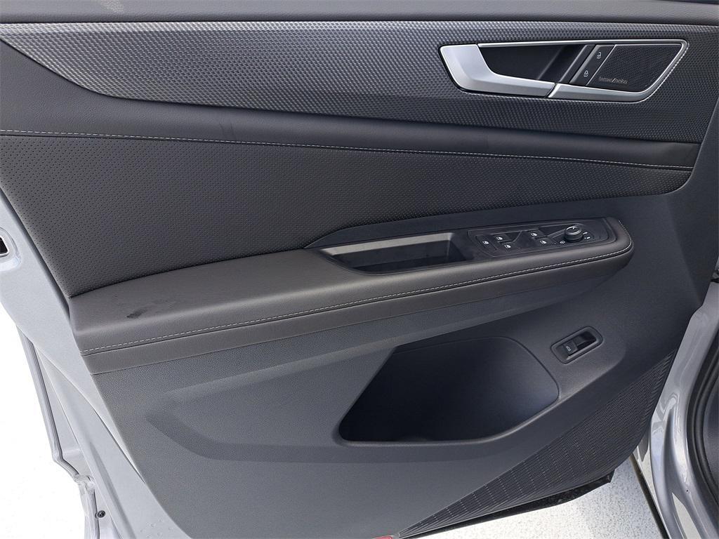 new 2025 Volkswagen Atlas Cross Sport car, priced at $48,224