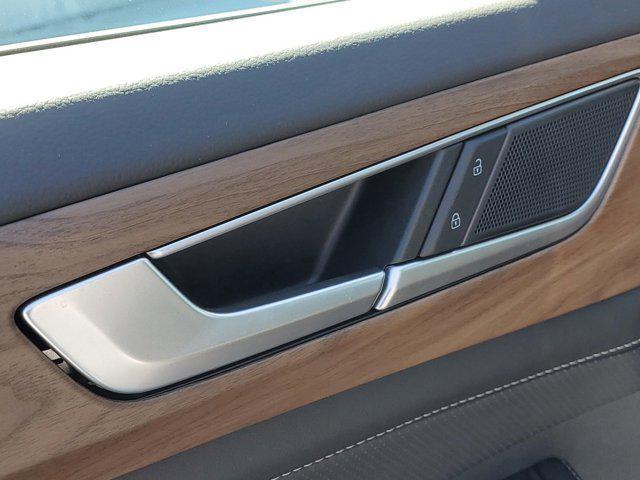 new 2025 Volkswagen Atlas car, priced at $39,698