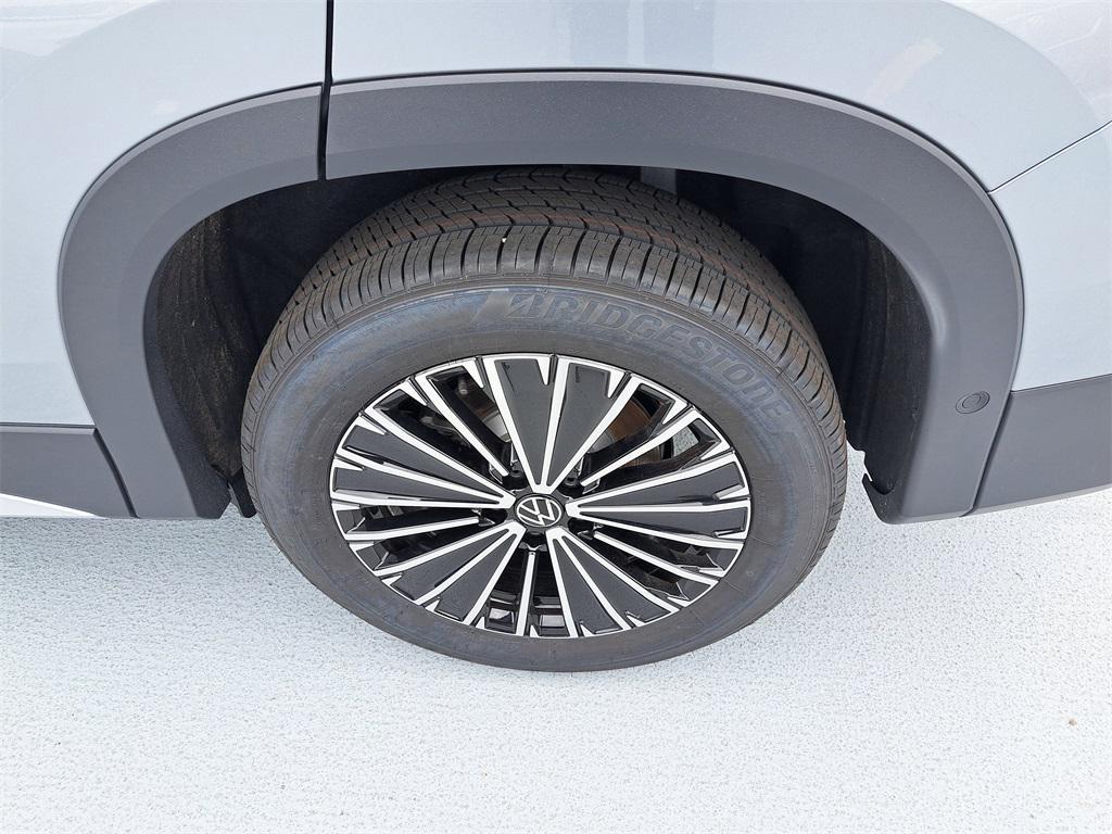 new 2025 Volkswagen Tiguan car, priced at $29,704