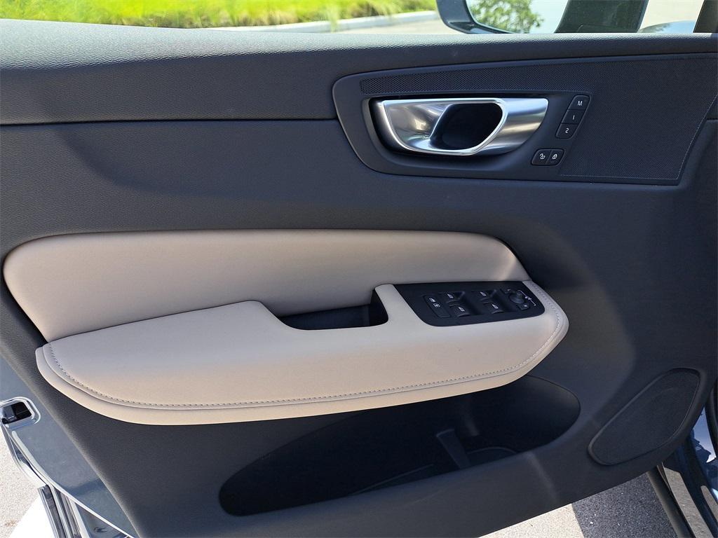 new 2026 Volvo XC60 car, priced at $53,139