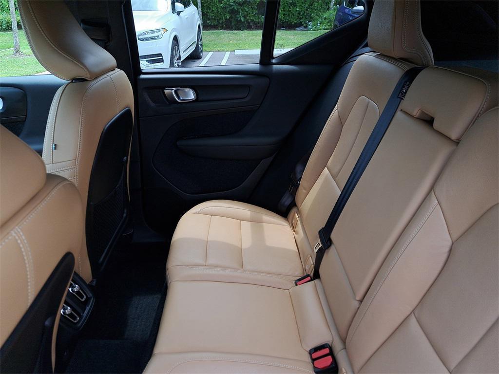 used 2020 Volvo XC40 car, priced at $21,995