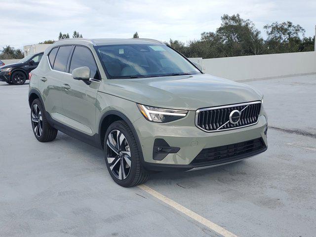 new 2025 Volvo XC40 car, priced at $48,270