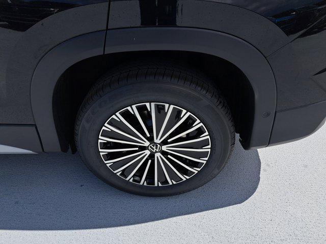new 2025 Volkswagen Tiguan car, priced at $29,728