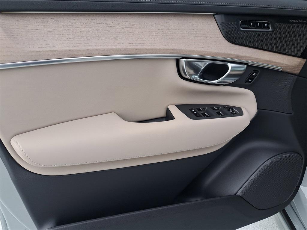 new 2026 Volvo XC90 car, priced at $65,914