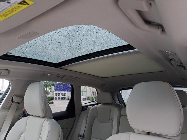 used 2023 Volvo XC60 car, priced at $32,995