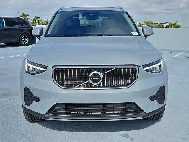 new 2025 Volvo XC40 car, priced at $46,015