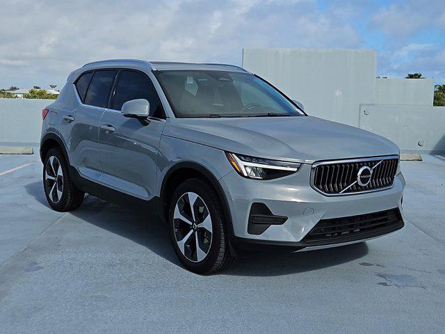 new 2025 Volvo XC40 car, priced at $46,015