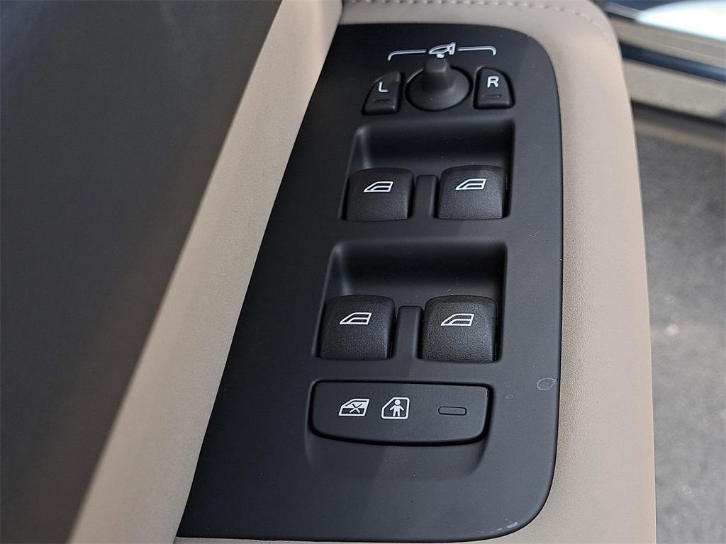 new 2026 Volvo XC60 car, priced at $53,139