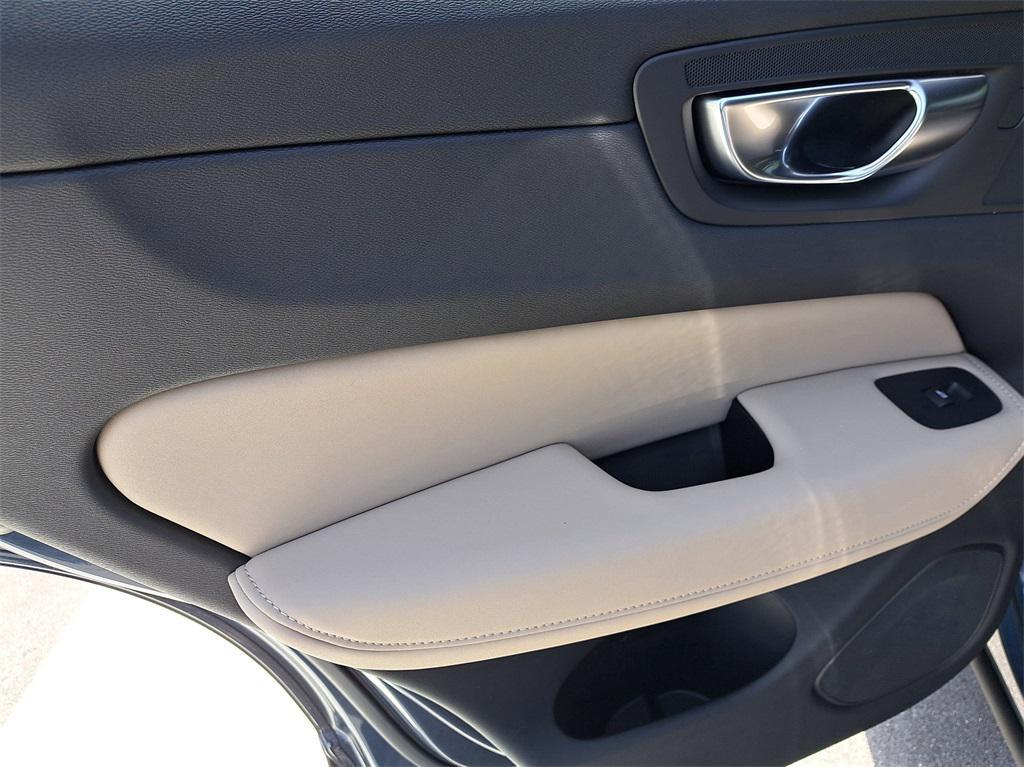 new 2026 Volvo XC60 car, priced at $53,139