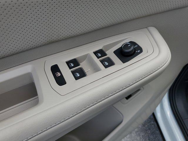 new 2025 Volkswagen Atlas car, priced at $41,030