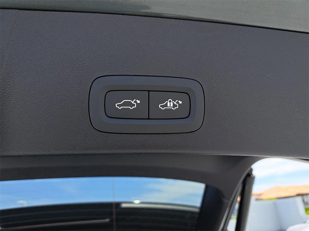 new 2026 Volvo XC40 car, priced at $46,127