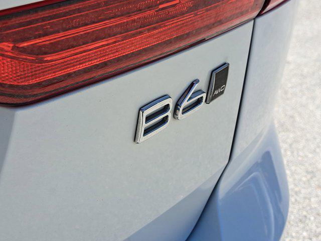 used 2022 Volvo XC60 car, priced at $36,795