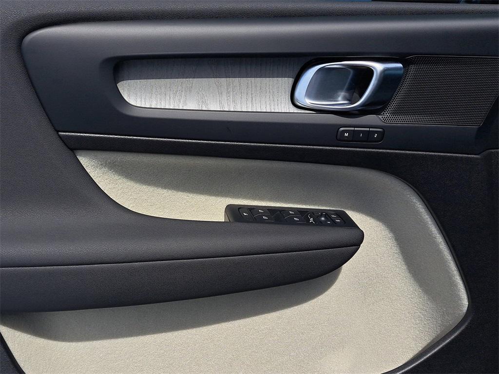 new 2026 Volvo XC40 car, priced at $45,127