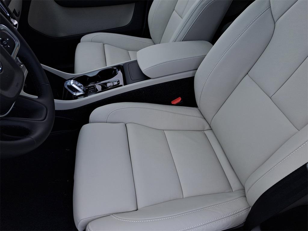 new 2026 Volvo XC40 car, priced at $43,295