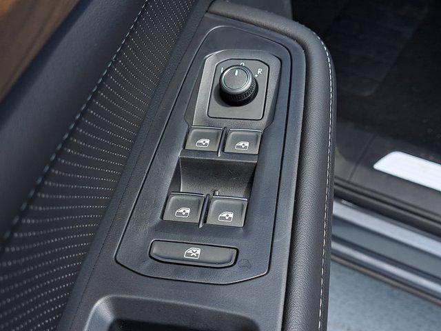 new 2025 Volkswagen Atlas car, priced at $41,853