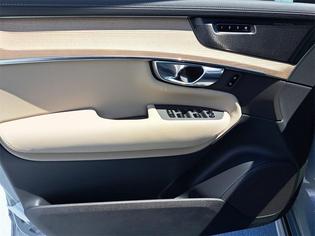 new 2026 Volvo XC90 car, priced at $67,162
