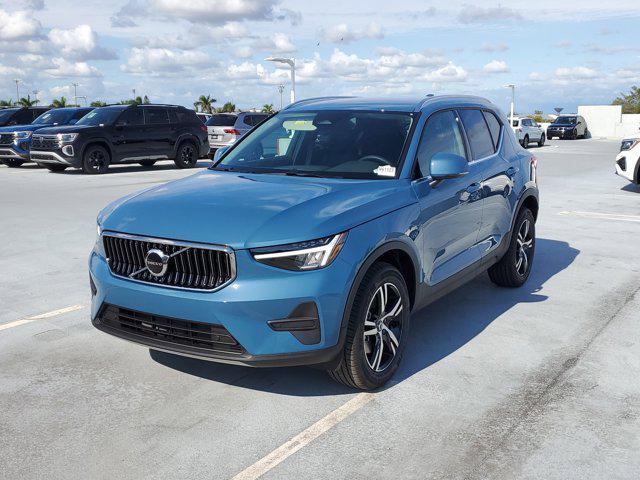 new 2025 Volvo XC40 car, priced at $43,045