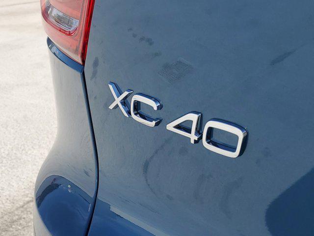 new 2025 Volvo XC40 car, priced at $43,045