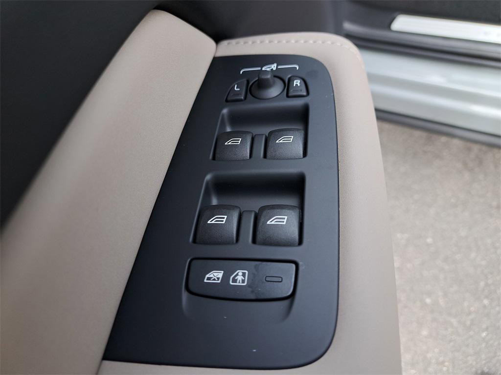 new 2026 Volvo XC60 car, priced at $46,507