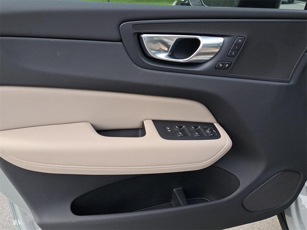 new 2026 Volvo XC60 car, priced at $46,507