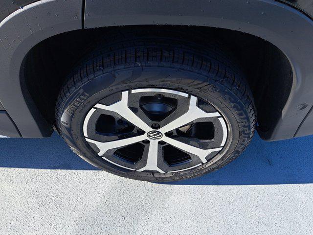 new 2025 Volkswagen Tiguan car, priced at $37,982