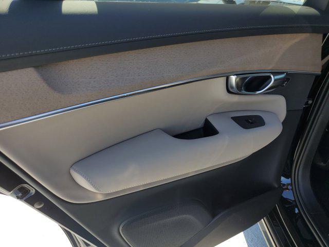 new 2025 Volvo XC90 car, priced at $55,575