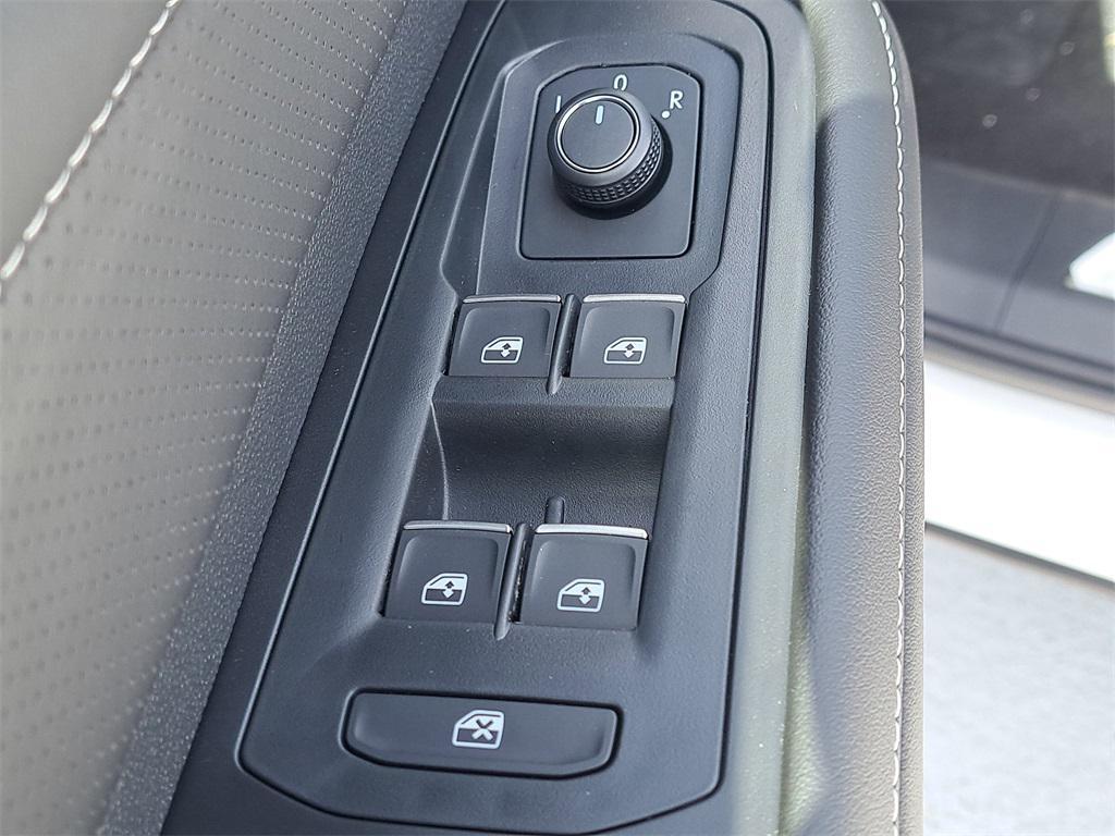 new 2026 Volkswagen Atlas Cross Sport car, priced at $44,011