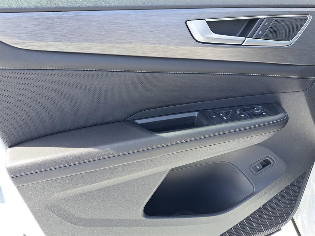 new 2026 Volkswagen Atlas Cross Sport car, priced at $44,011