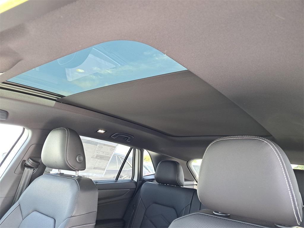 new 2026 Volkswagen Atlas Cross Sport car, priced at $44,011