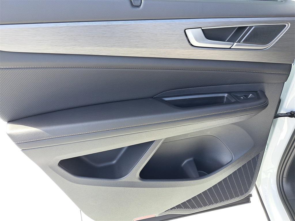 new 2026 Volkswagen Atlas Cross Sport car, priced at $44,011