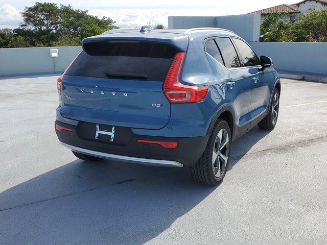 new 2025 Volvo XC40 car, priced at $47,200