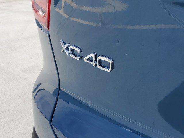 new 2025 Volvo XC40 car, priced at $47,200